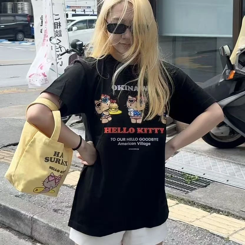 【冲绳限定】Hello Kitty美国村限定黑皮Kitty三小只 黑色短袖T恤