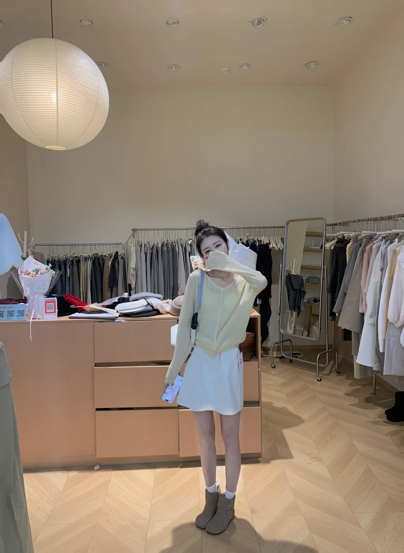 2025秋季新款韩系慵懒松弛感宽松显白针织开衫外套上衣女百搭半裙