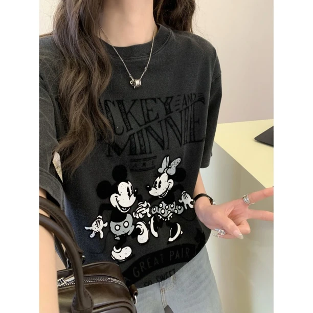 “植绒刺绣”做旧水洗棉宽松T恤