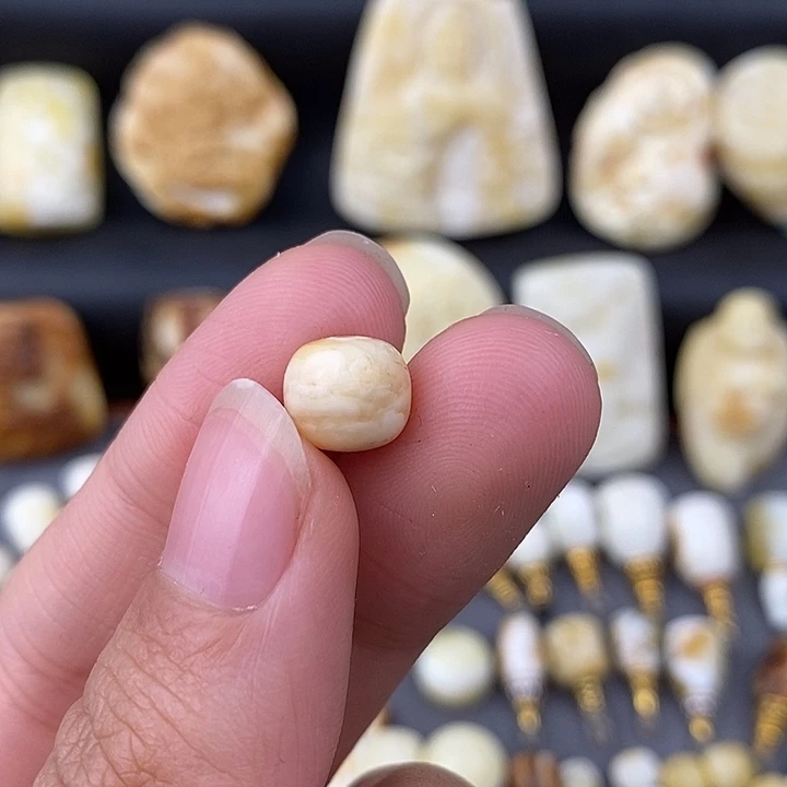 楽****琥珀未镶嵌裸石9老型