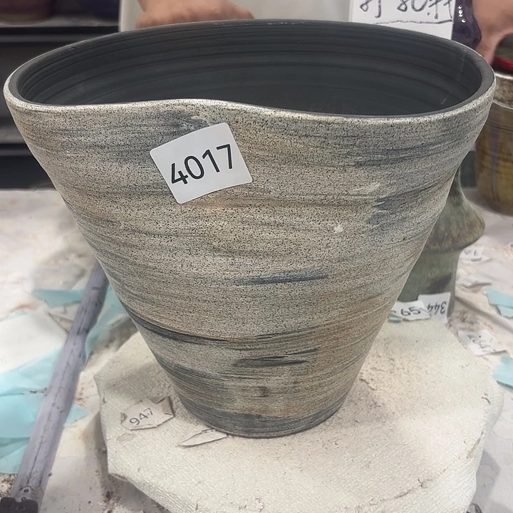 摆件4017，瑕疵处理口裂有孔