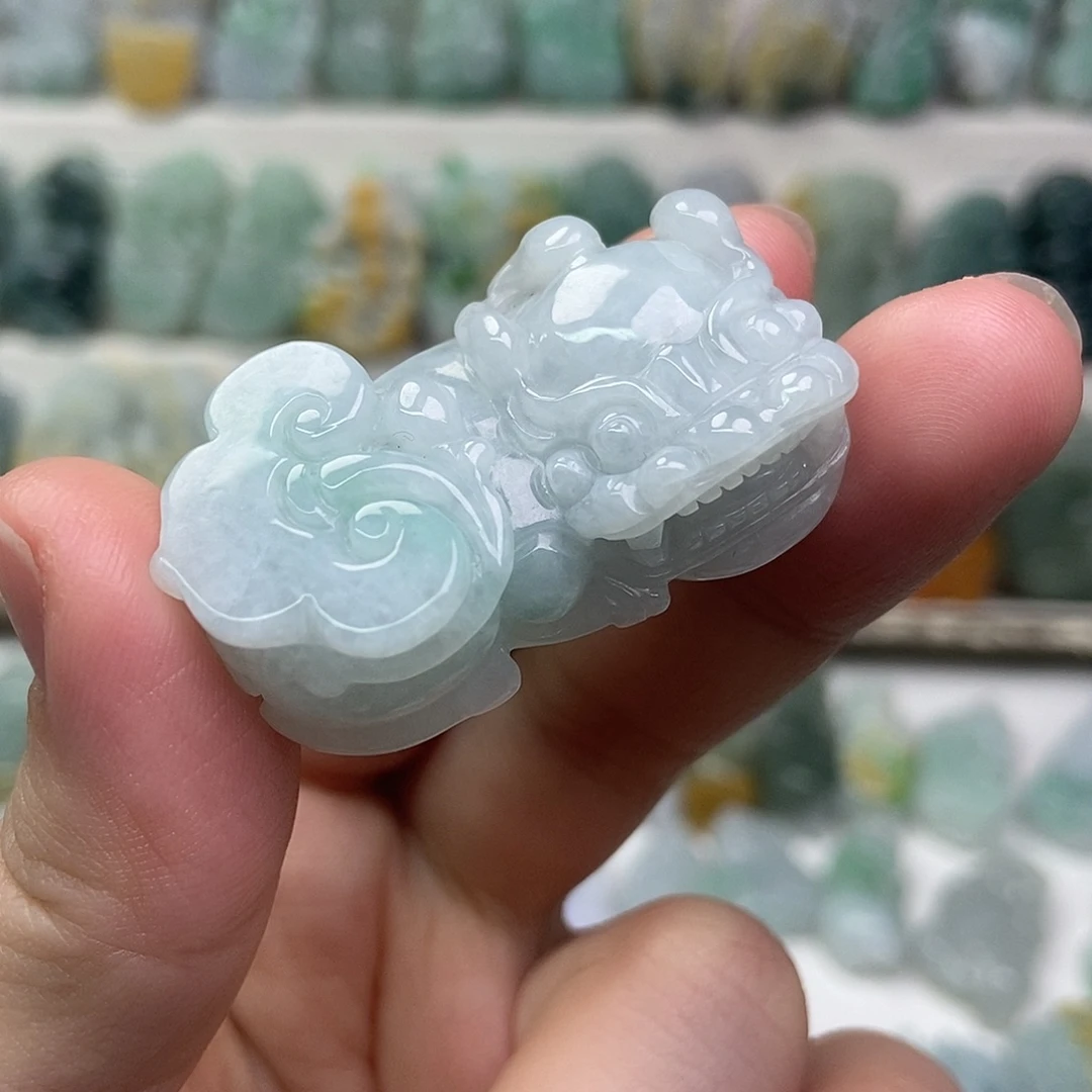 翡翠未镶嵌吊坠(赠链)