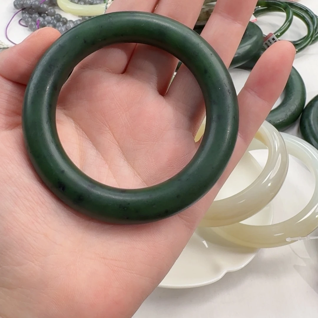 靓***靓和田玉未镶嵌颈饰55清货