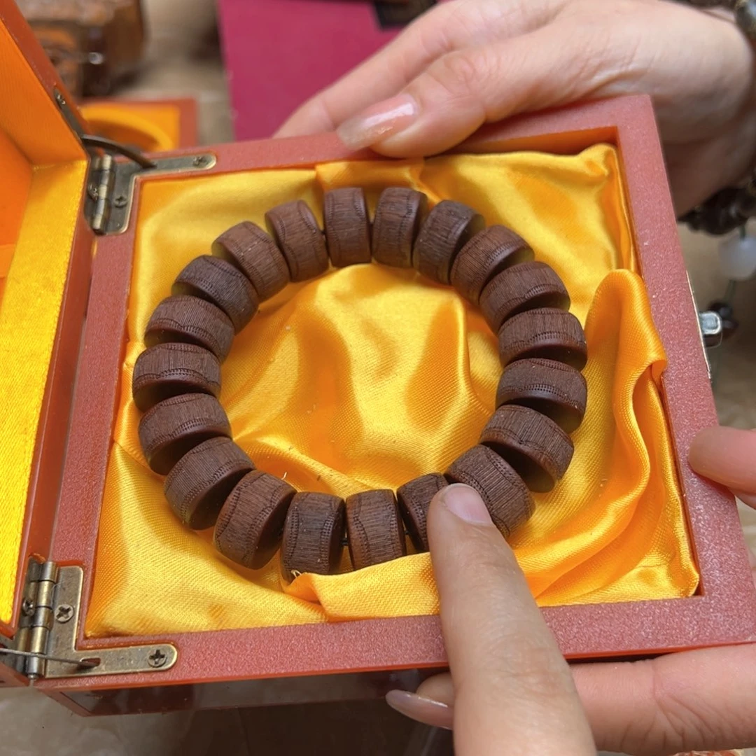 大叶紫檀（黑酸枝木类）