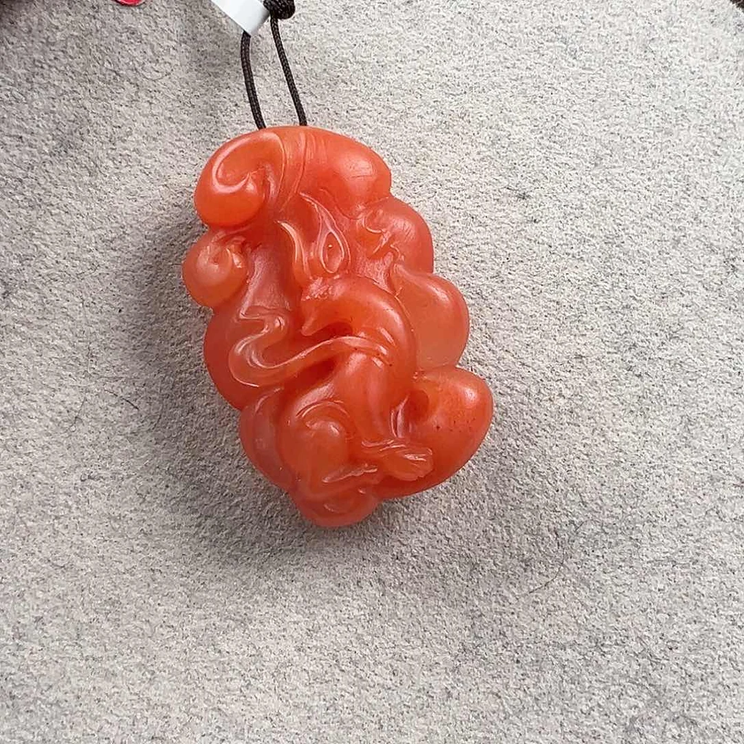 南红玛瑙吊坠未镶嵌