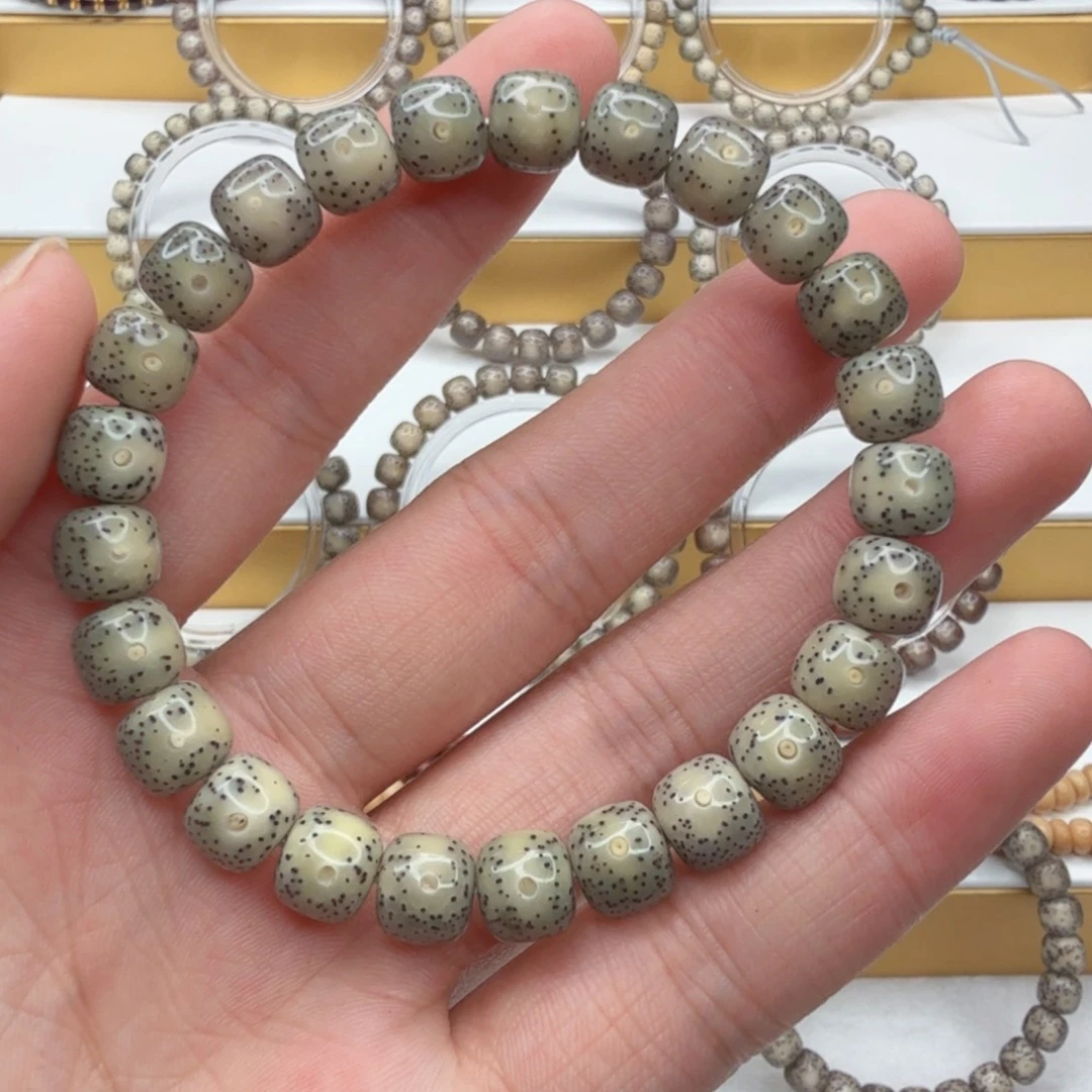 星月菩提手串绿冰糖玉化小细星眼睛留白小细星单圈