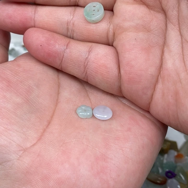 翡翠颈饰未镶嵌?****条