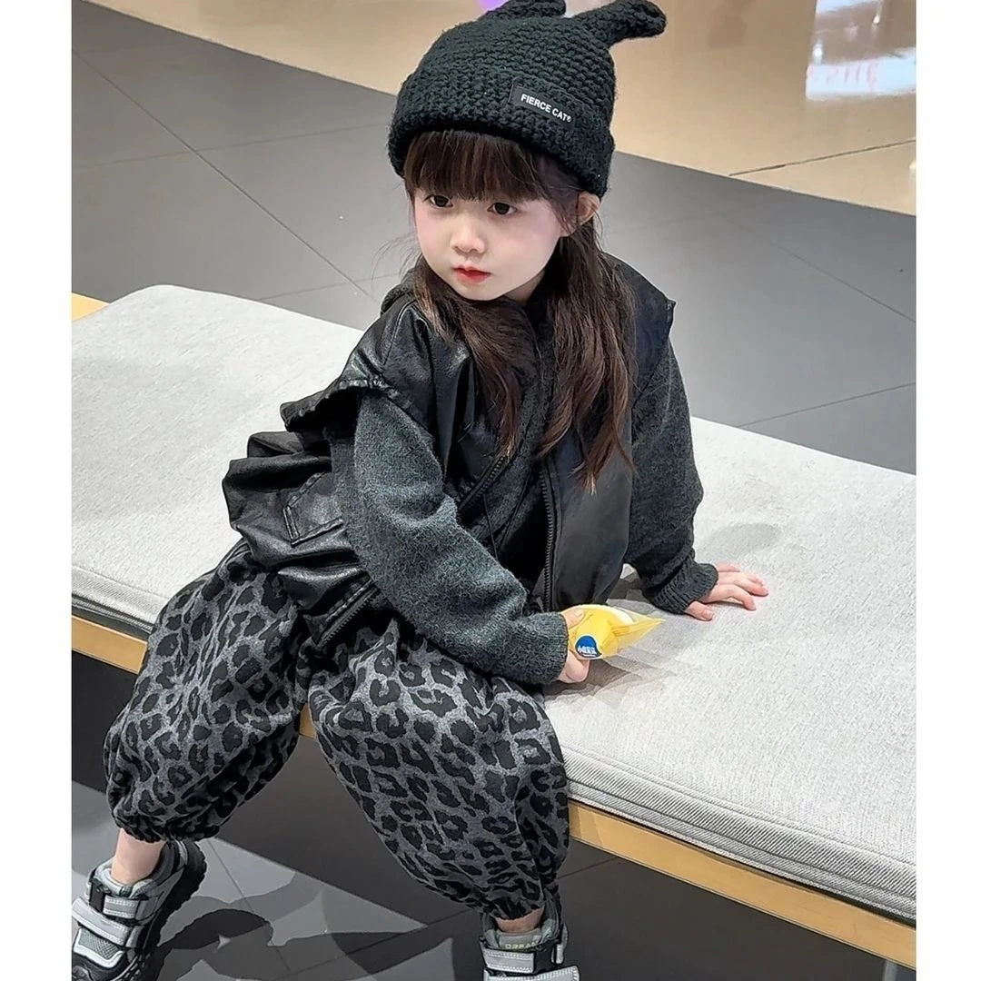女童套装秋装2025新款儿童毛衣宝宝豹纹裤子皮马甲三件套衣服秋季