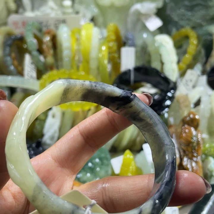 岫玉未镶嵌手镯59.60