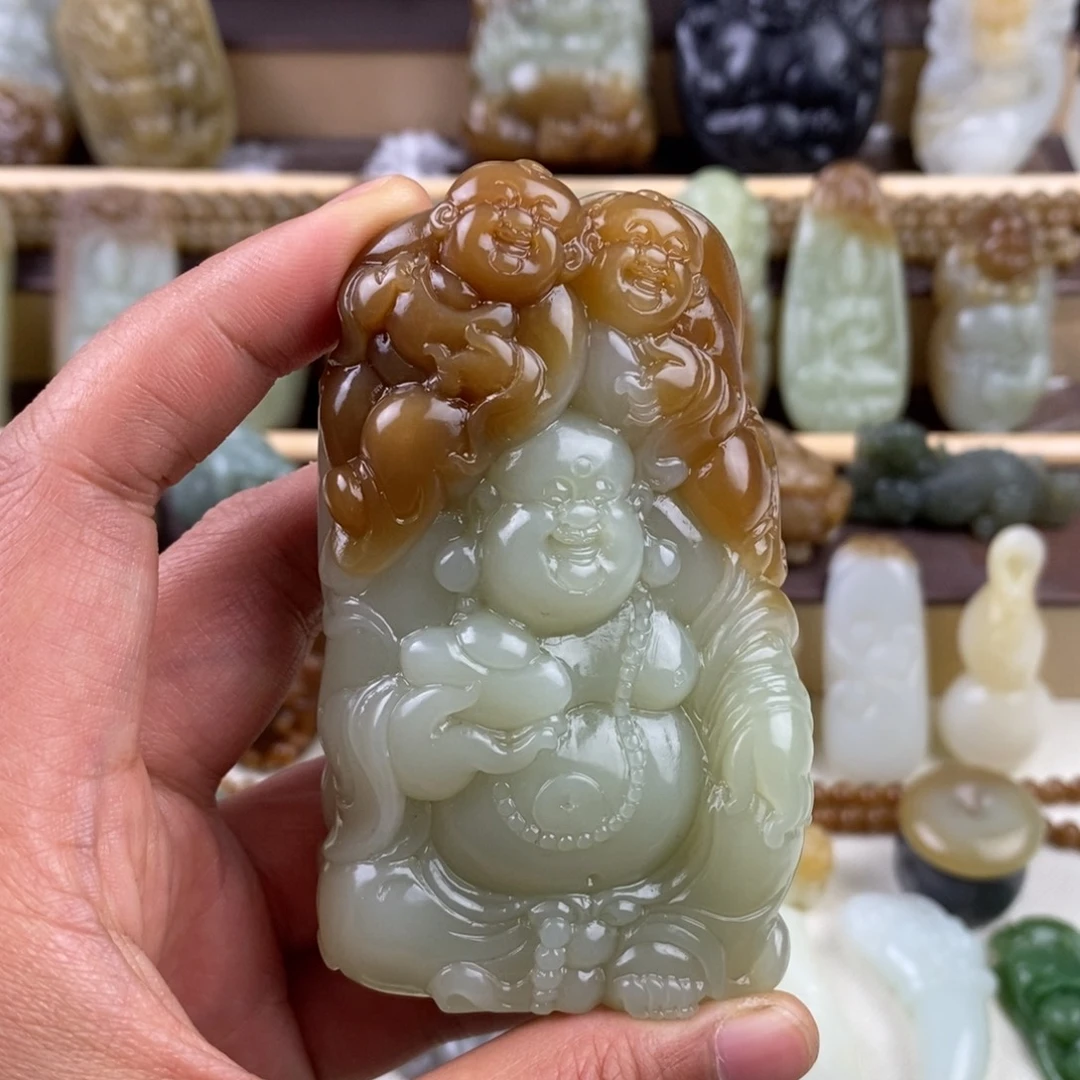 六***顺和田玉未镶嵌颈饰