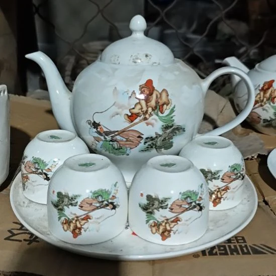 库存微瑕三打白骨精多孔茶壶容量1400