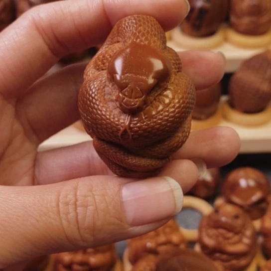 橄榄核其他蛇一只