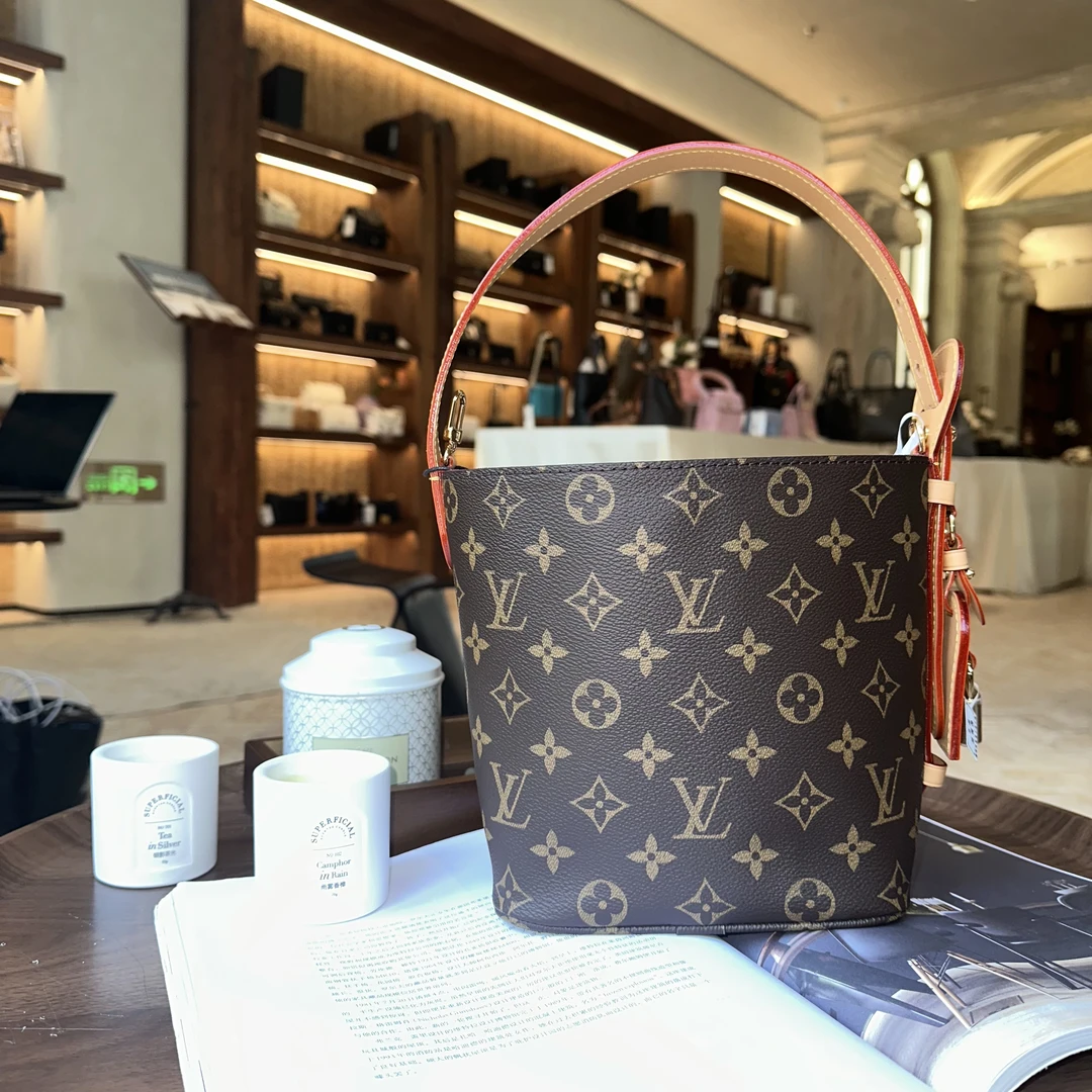 99新 LouisVuitton/路易威登 老花allinbb 99新 65400383