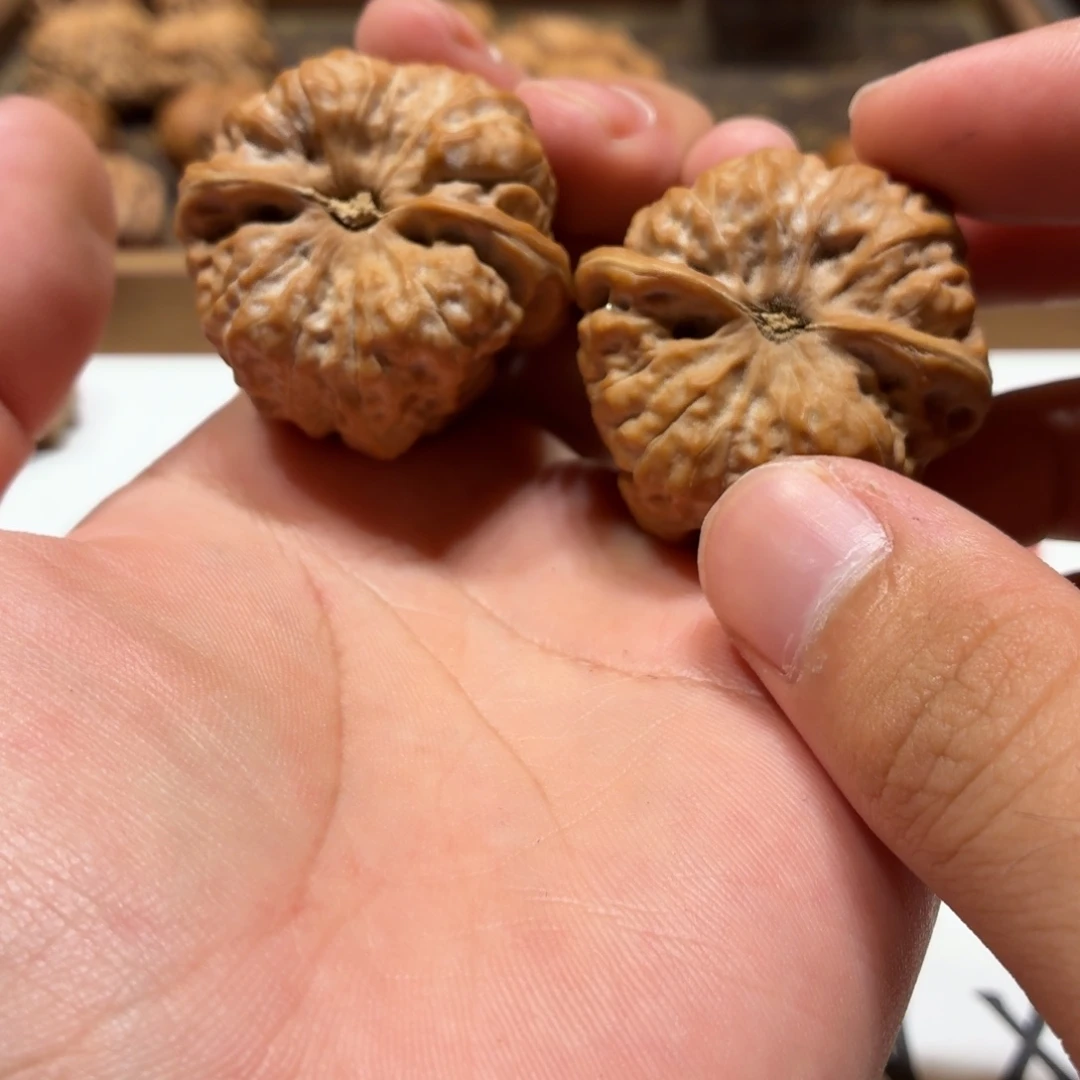 微***_文玩核桃把件蛤蟆头A04
