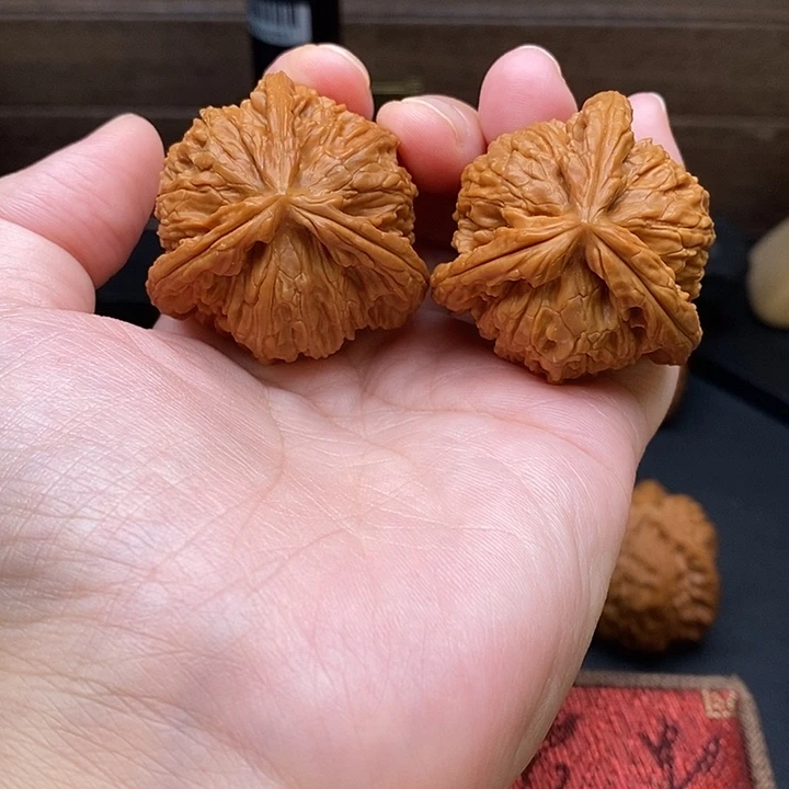 徐***平把件文玩核桃白奔