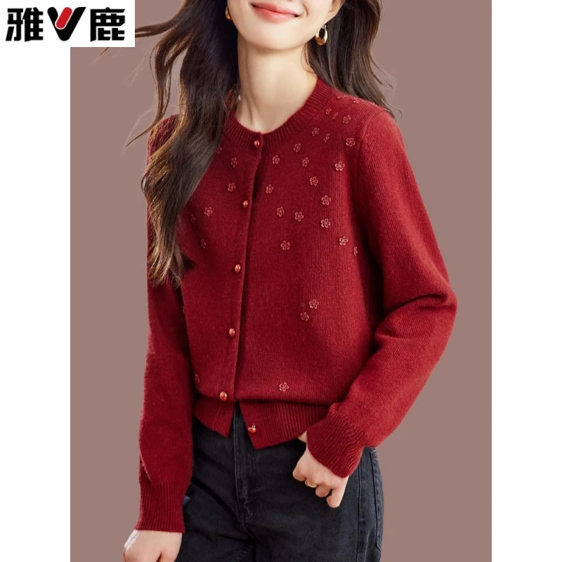 雅鹿时髦流行的针织衫毛衣外搭女短款小个子羊毛开衫上衣超火2025