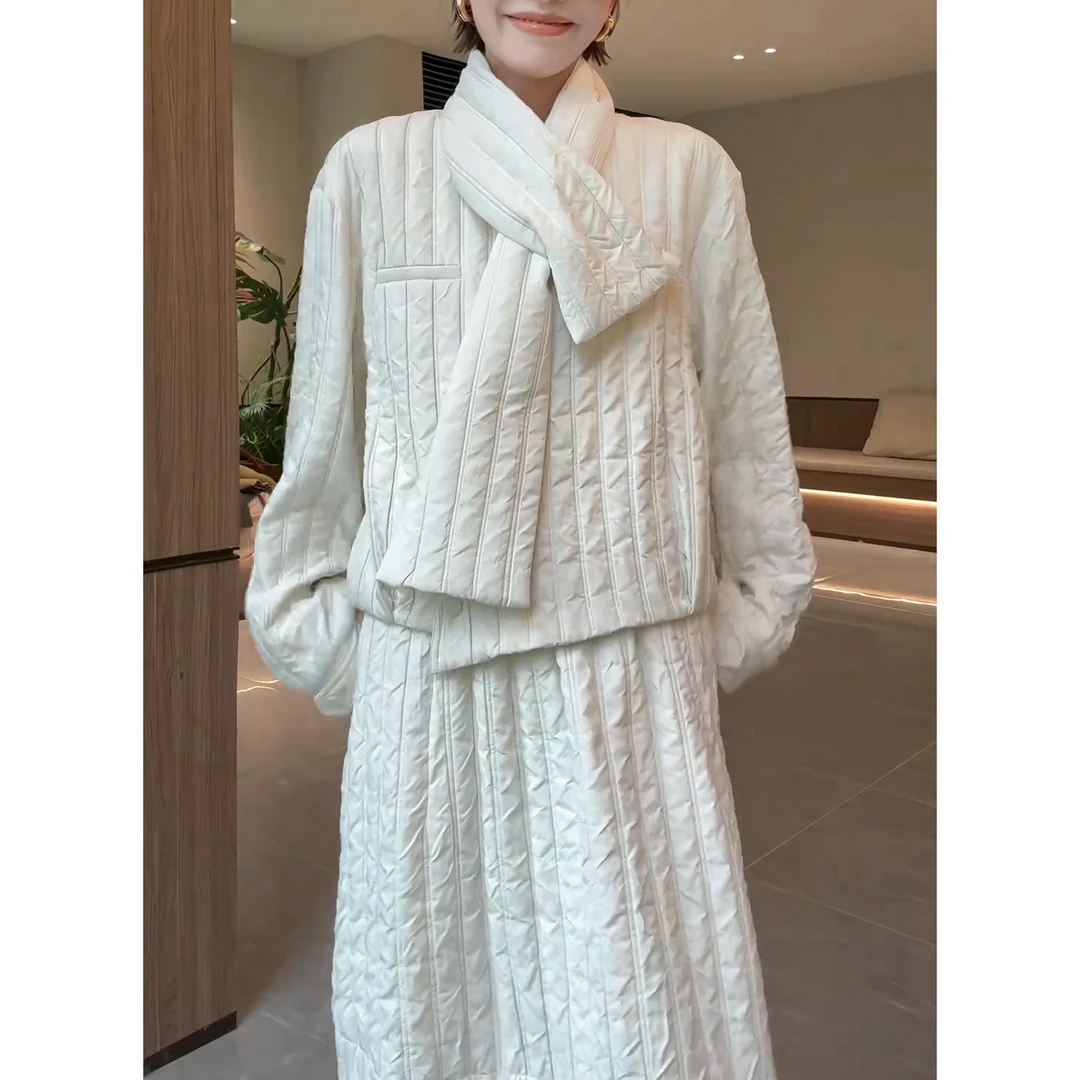 2025秋冬新款套装休闲气质宽松三件套时尚围巾棉服显瘦外套半身裙