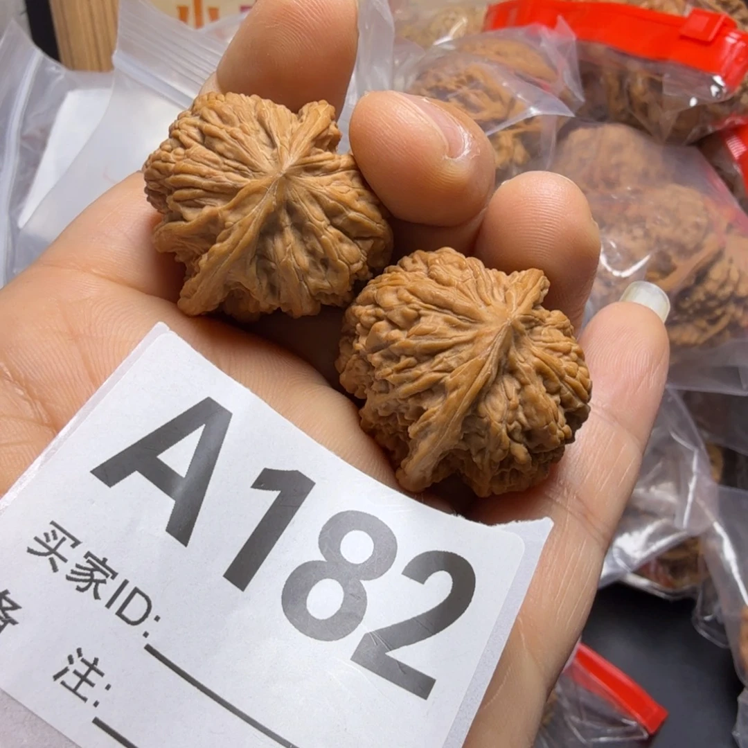 文玩核桃吊坠32尺密纹A182