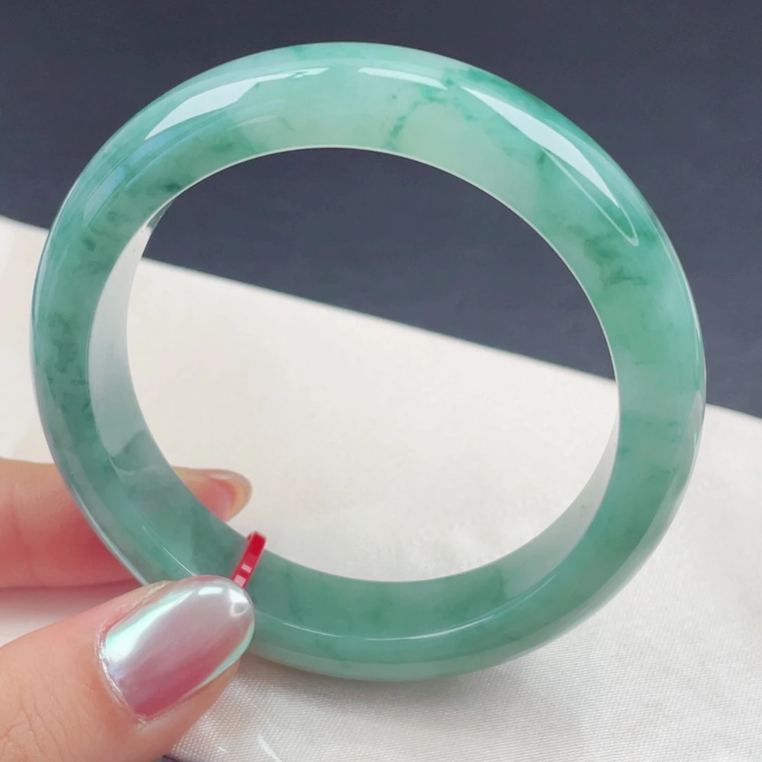 翡翠未镶嵌手镯56圈口