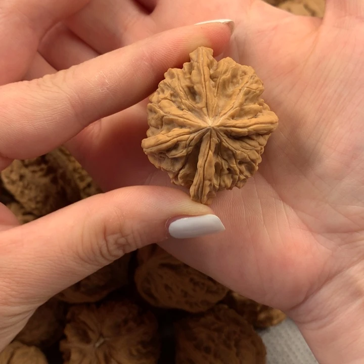 麦***蒙文玩核桃吊坠异形单只