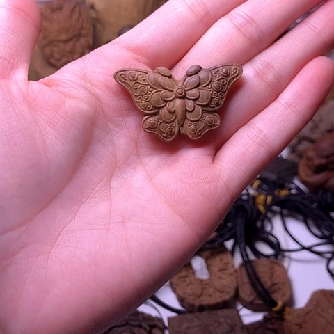 檀香木吊坠檀香满工大蝴蝶