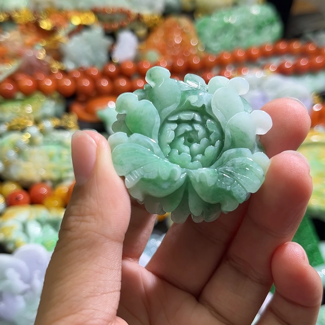 翡翠未镶嵌颈饰待编织