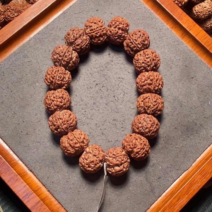 金刚菩提手串一**狸梅花蜂窝099