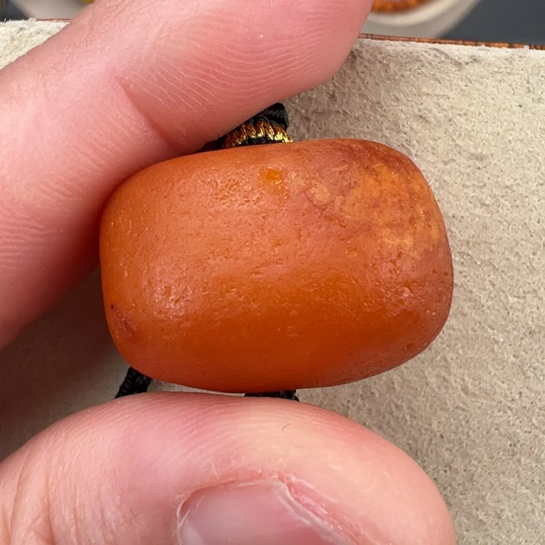 琥珀裸石未镶嵌苏*?定制老蜜蜡