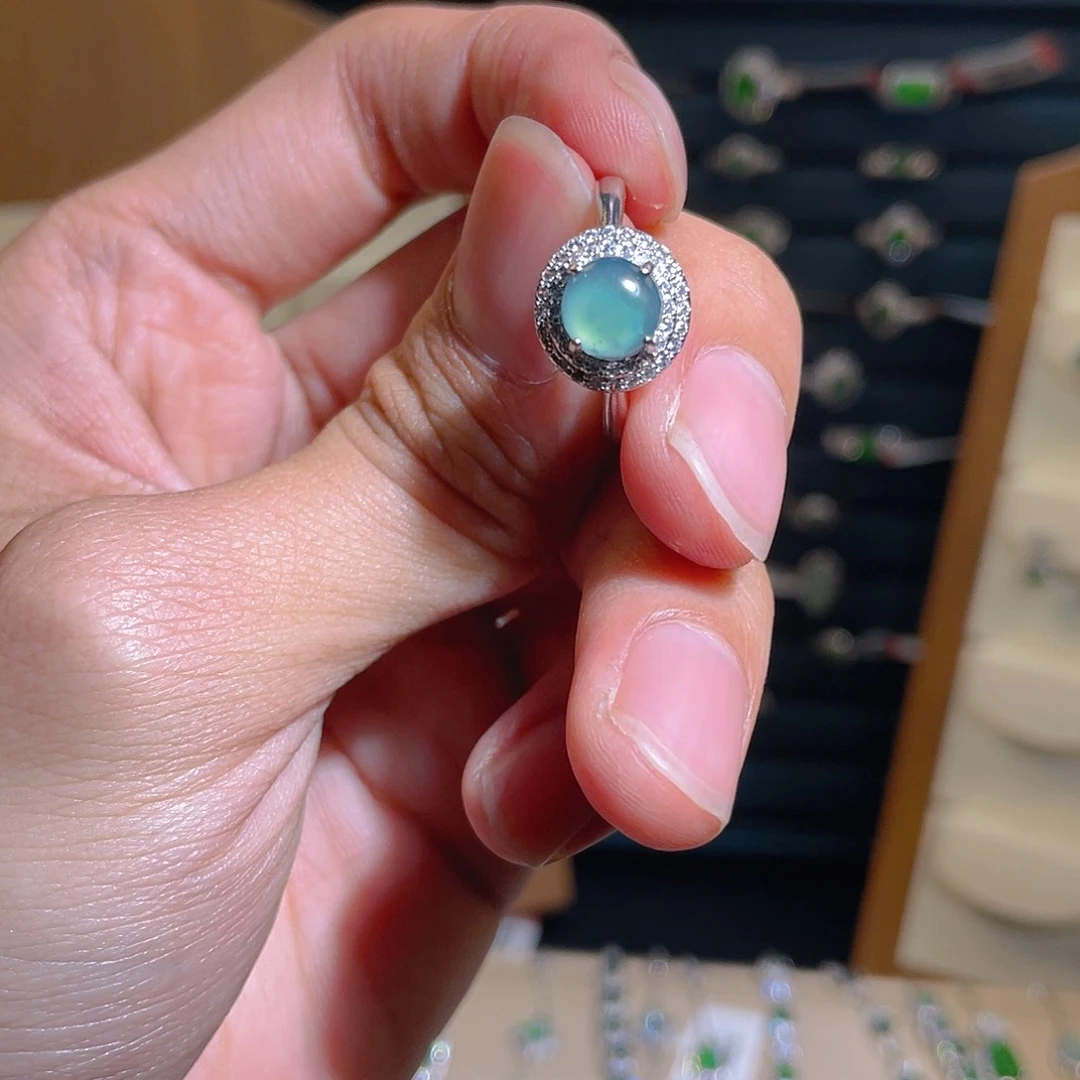 未镶嵌戒指翡翠戒指