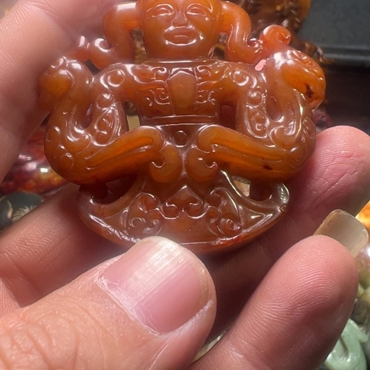 透闪石质玉未镶嵌颈饰