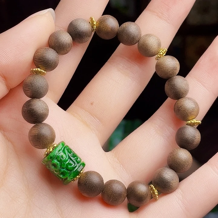 翡翠未镶嵌颈饰多样性