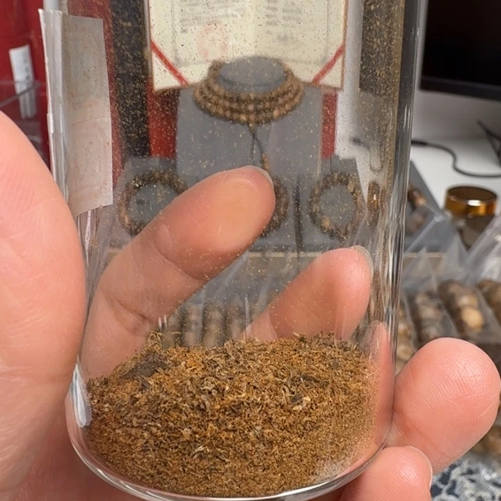 沉香沉香碎屑文莱沉水1克