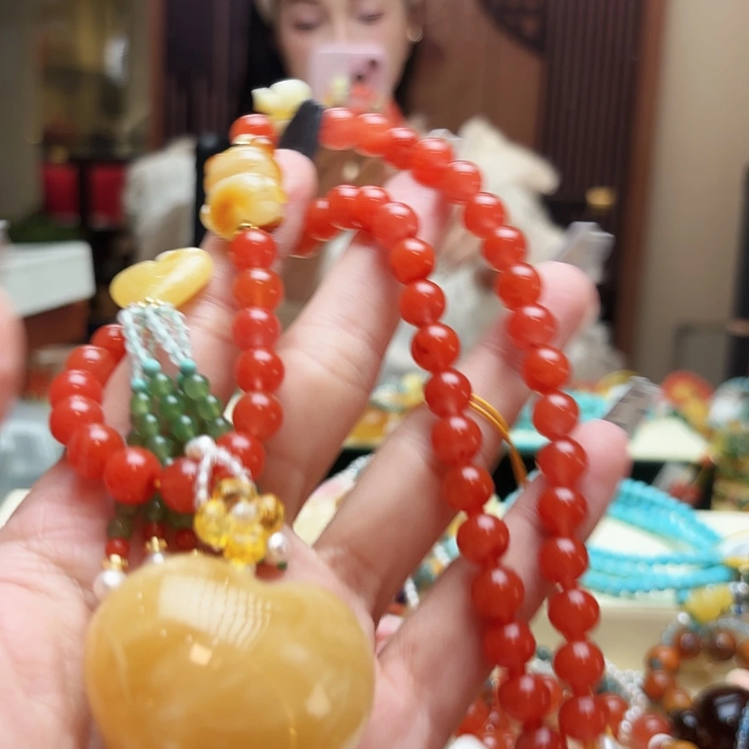 琥珀手镯未镶嵌冷**秋琥珀