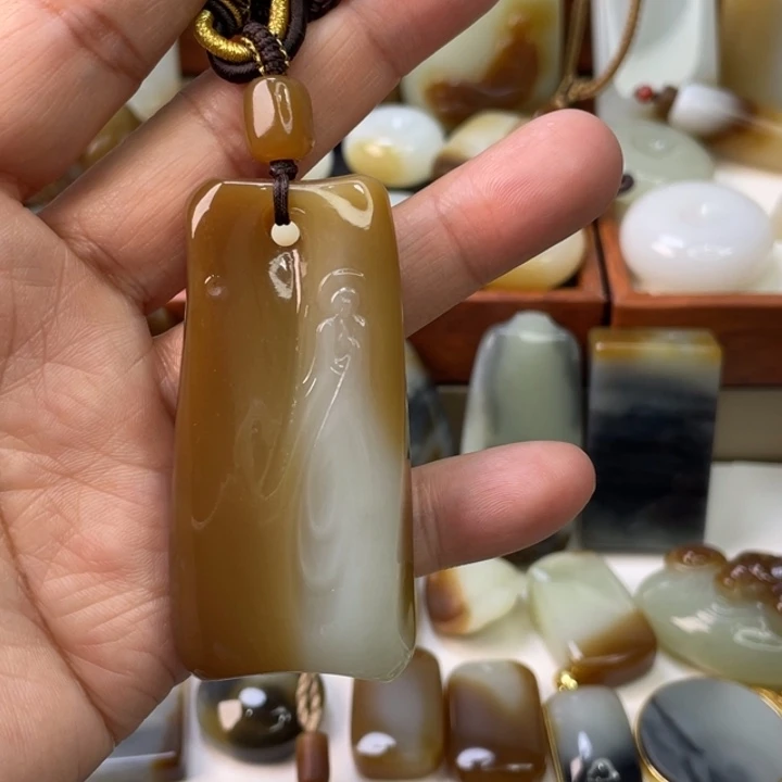 和田玉未镶嵌颈饰