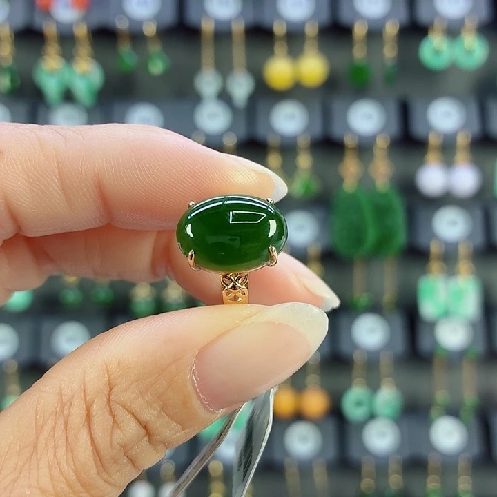 18K金镶嵌和田玉耳饰