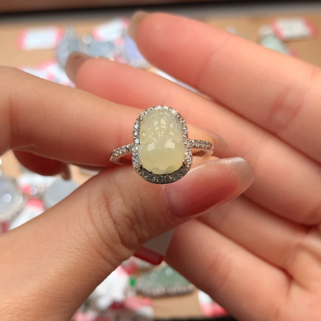 翡翠挂件银S925镶嵌貔貅