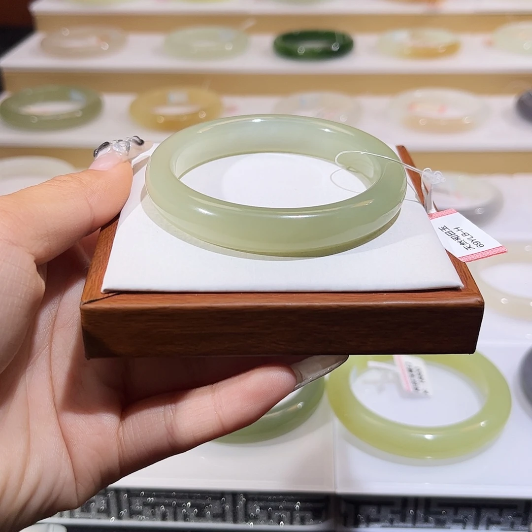 和田玉未镶嵌手镯茶晴猫