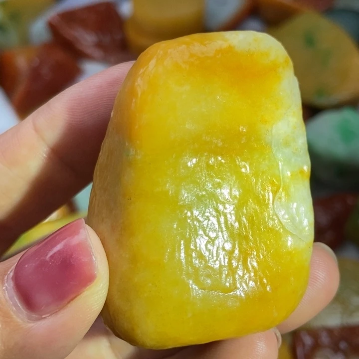 翡翠未镶嵌颈饰缅甸