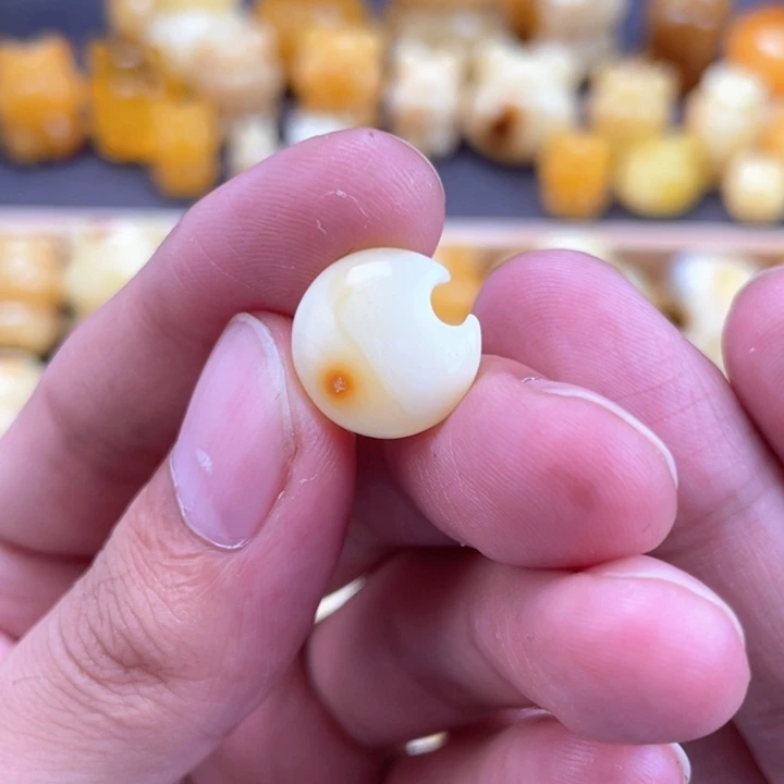琥珀未镶嵌裸石蜜蜡