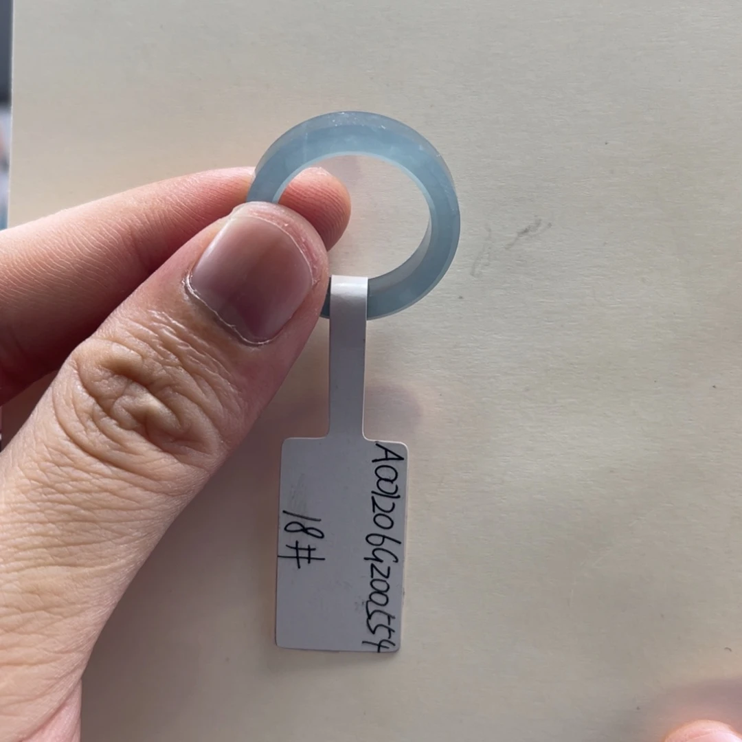 翡翠未镶嵌手镯素圈18