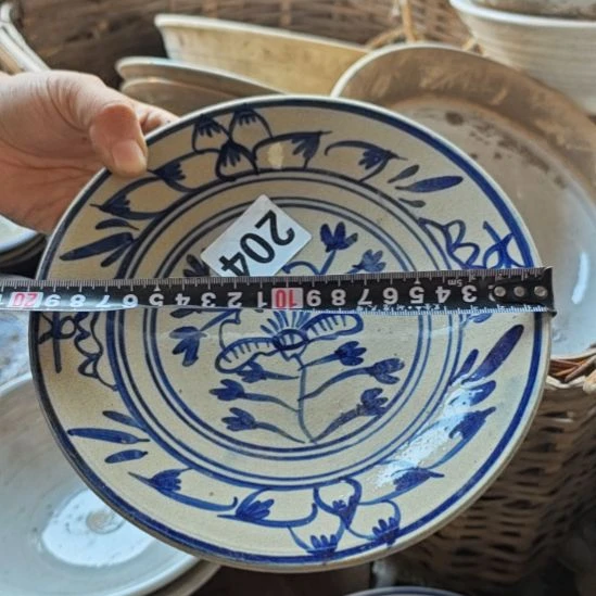 库存微瑕盘子一个