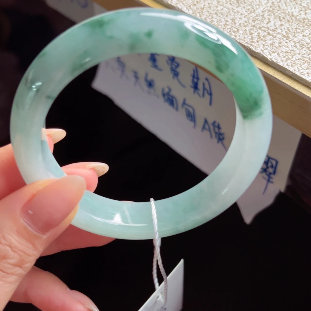 翡翠未镶嵌手镯手镯