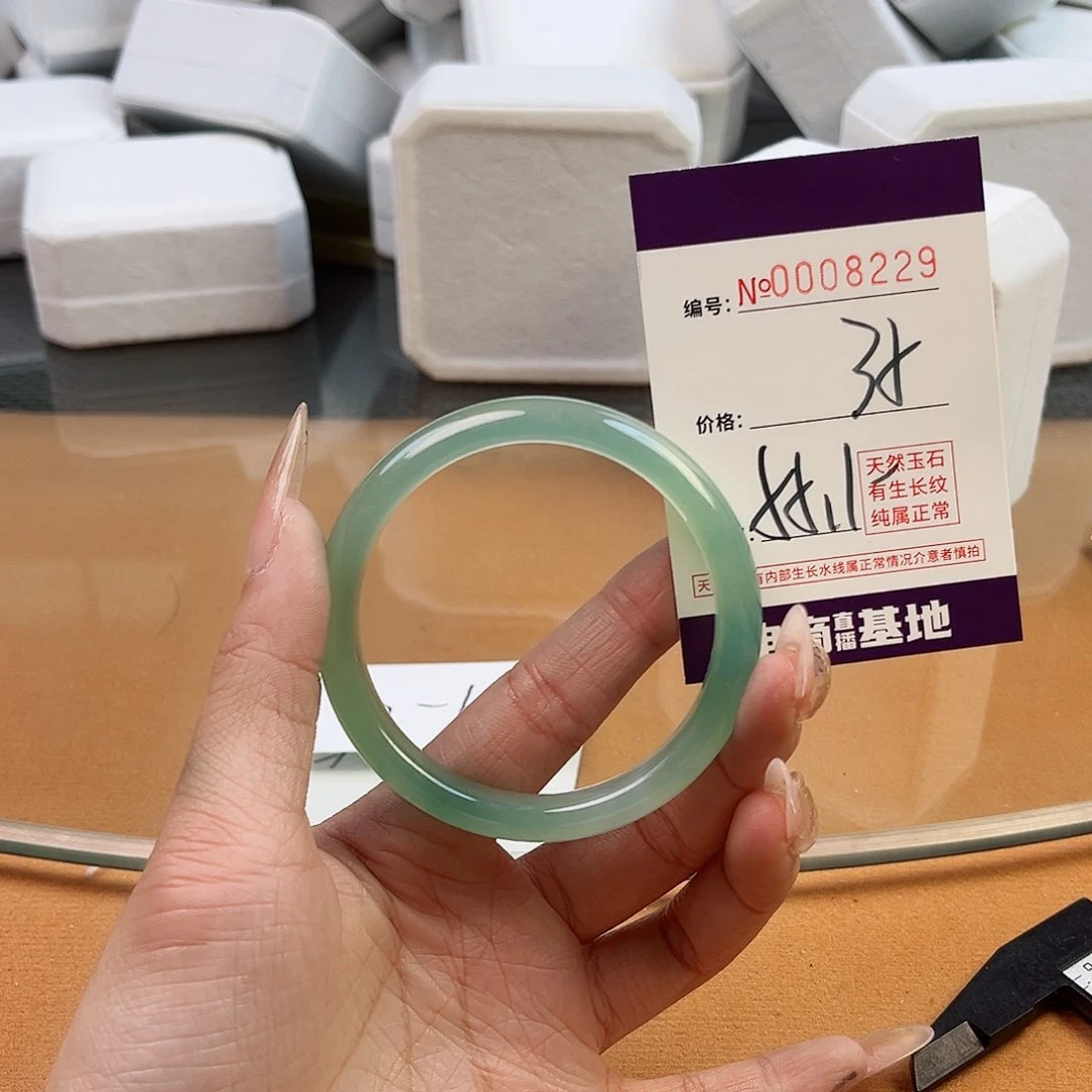 玛瑙/玉髓手镯未镶嵌8229