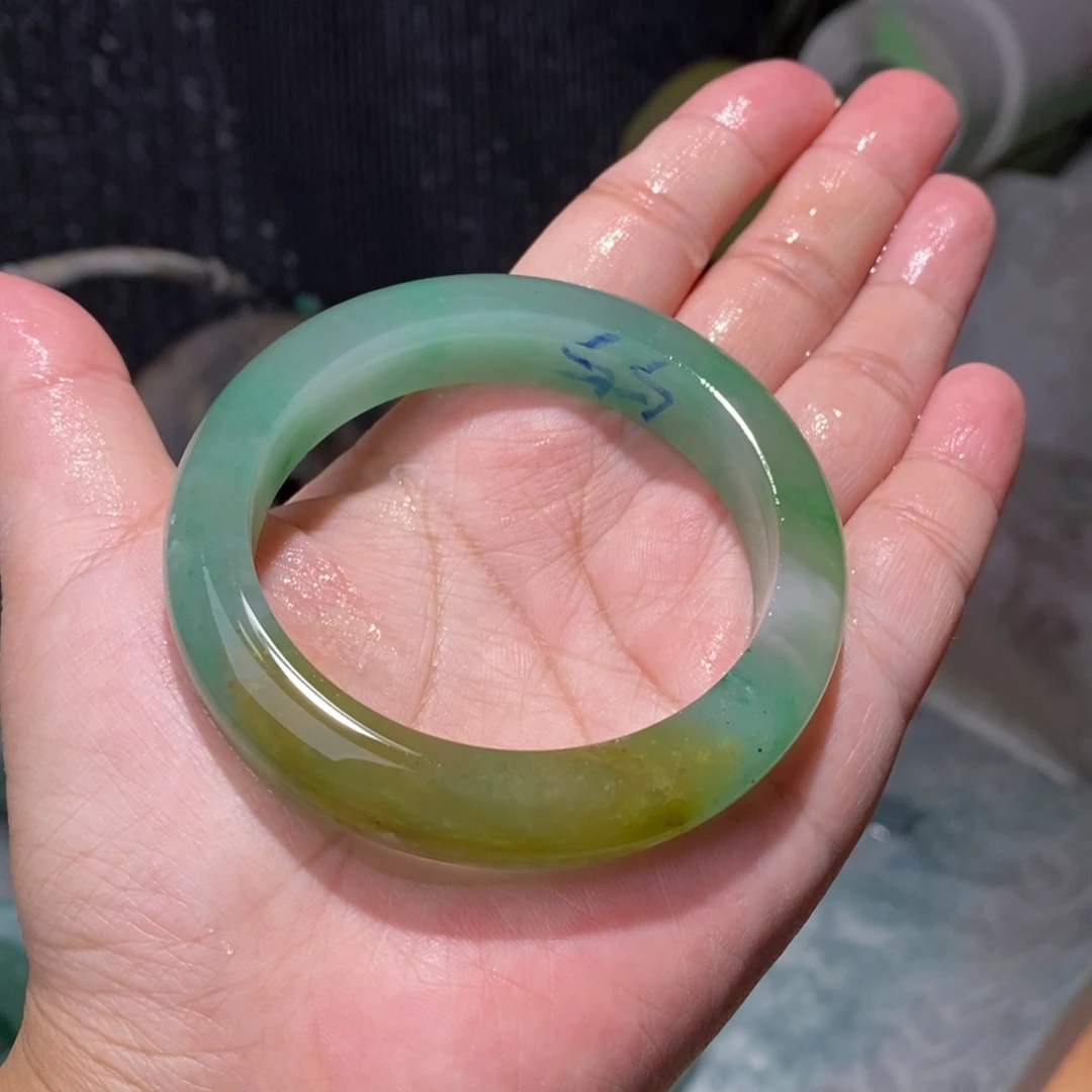 简***爱石英质玉未镶嵌手镯定制