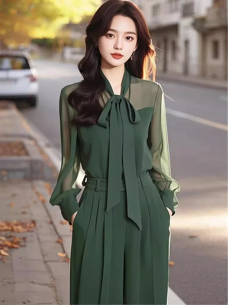 出席重要场合的绿色衬衫套装裤减龄春季职场御姐穿搭一整套高级感