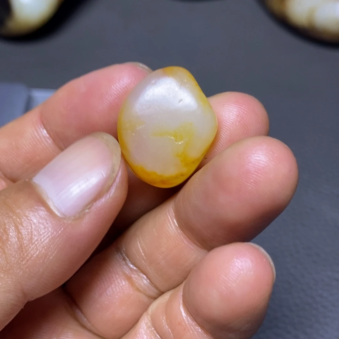未镶嵌和田玉（糖玉）挂件