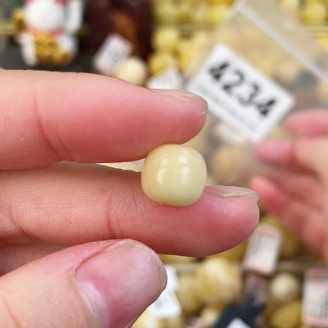 蜜蜡未镶嵌珠宝奇石10