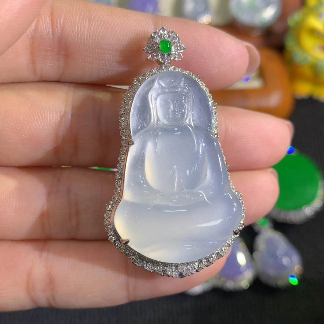 翡翠18K金镶嵌颈饰