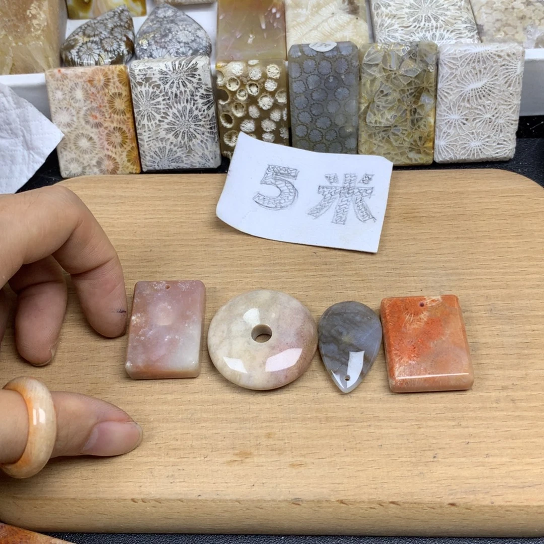 小***u未镶嵌无硅化珊瑚（珊瑚玉）