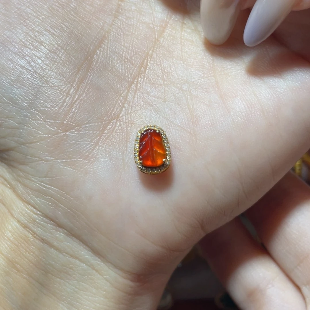 【闪购商品】颈饰18K金镶嵌翡翠